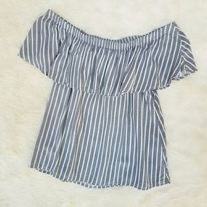 5/$25 Cotton On | Off Shoulder Top Crop Small